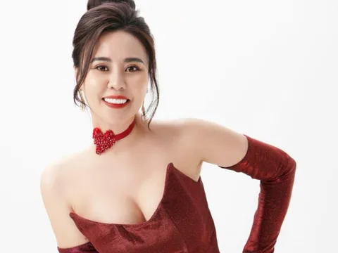 Nhan sắc hoa hậu Phan Kim Oanh ngày càng thăng hạng, tiếc vì bỏ lỡ phim của đạo diễn Trần Bình Trọng