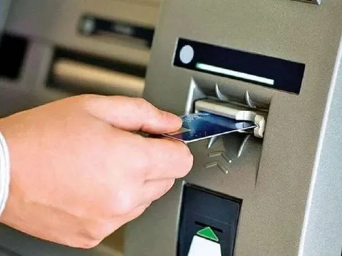 Nếu không muốn mất sạch tiền từ thẻ ATM, bạn nên biết "mẹo hay" này