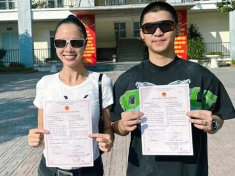 Cường Seven đăng ký kết hôn với Vũ Ngọc Anh sau 4 tháng cưới, thái độ khi đứng cạnh "nóc nhà" gây chú ý