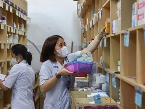 Đề xuất người bệnh phải mua thuốc bên ngoài sẽ được BHYT thanh toán