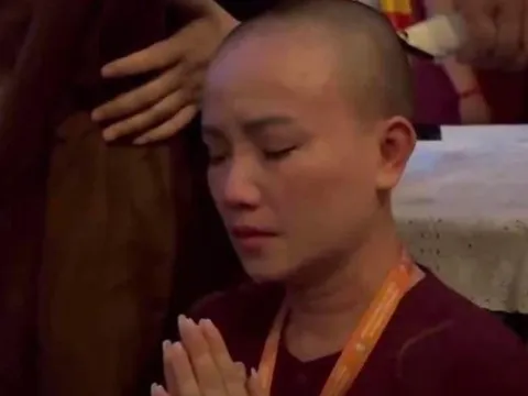 Nữ diễn viên Việt bất ngờ cạo đầu, xuất gia gieo duyên sau 4 lần hôn nhân tan vỡ