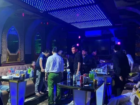 Khởi tố 4 đối tượng tổ chức sử dụng ma túy trong phòng hát Karaoke