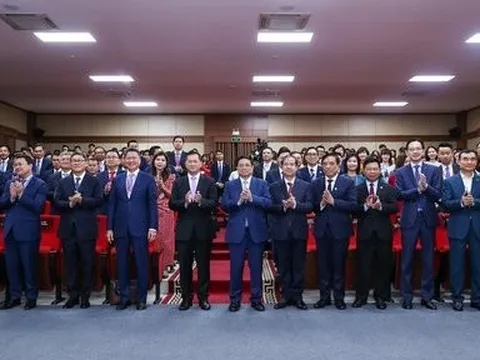 Thủ tướng Campuchia đến thăm, giao lưu với sinh viên Việt Nam