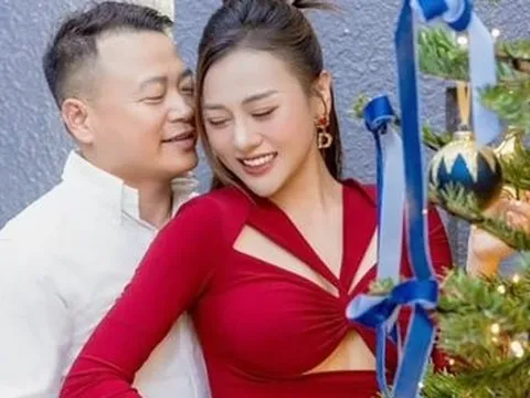 Đón Giáng sinh, Phương Oanh tình tứ đến phát ghen bên Shark Bình