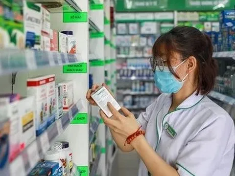 Cơ sở kinh doanh dược không bán buôn, bán lẻ thuốc cao hơn giá kê khai