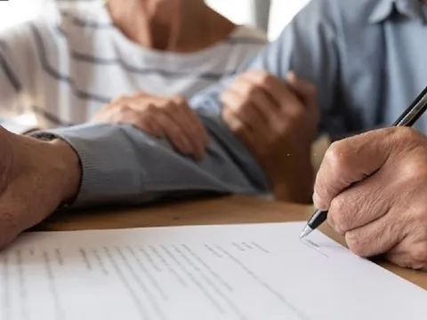 Lập di chúc cần phải có bao nhiêu người làm chứng?