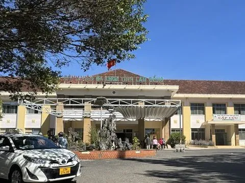 Tạm đình chỉ một bác sĩ trục lợi bảo hiểm y tế hàng trăm triệu đồng