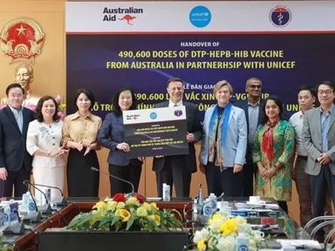 Hơn 490.000 liều vắc-xin “5 trong 1” sắp về Việt Nam