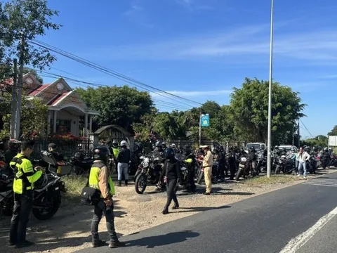 Bình Thuận: Nhiều xe phân khối lớn chạy quá tốc độ bị công an kiểm tra