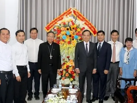 Phó Thủ tướng Trần Lưu Quang chúc mừng Giáng sinh Tòa Giám mục Phan Thiết