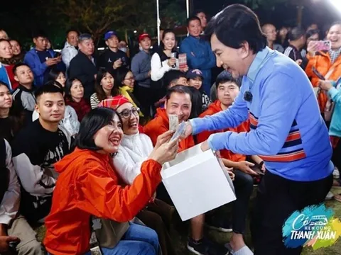 Có hẹn cùng thanh xuân: NSND Hồng Vân, Kim Tử Long trở thành “tay buôn thứ thiệt”