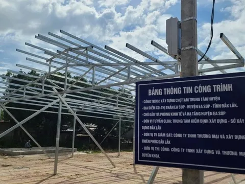 Chi hơn 1 tỷ làm chợ tạm hỗ trợ tiểu thương sau khi chợ chính bị cháy