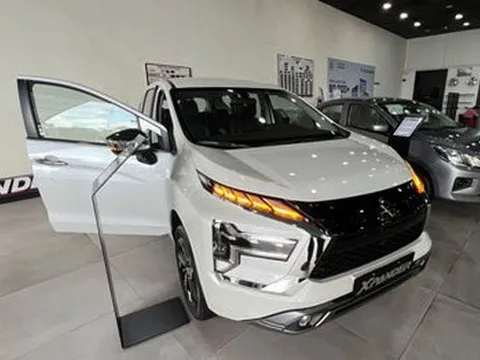 Hãng ô tô "đại chiến" giá cuối năm