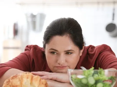 Khổ sở với máu nhiễm mỡ từ trẻ: Nguyên nhân giật mình