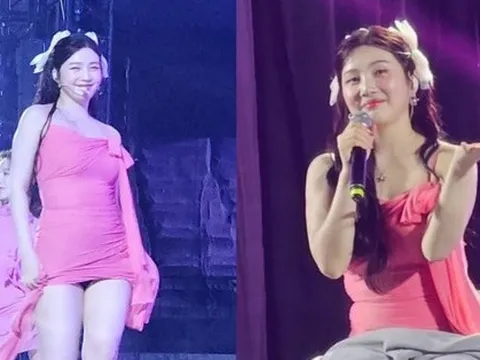 Khán giả phẫn nộ vì chiếc váy ngắn hở nội y của nữ ca sĩ