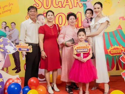 Vợ chồng người đẹp Sang Lê tổ chức sinh nhật cùng ngày cho 2 con