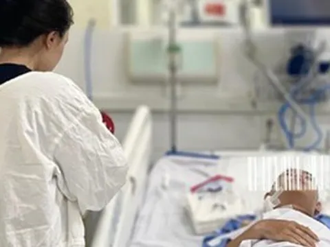 Mâu thuẫn sau đá bóng, nam sinh viên bị đâm thủng động mạch đốt sống