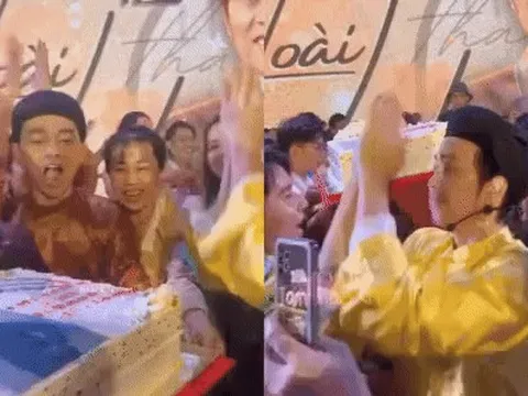 NS Hoài Linh bất ngờ được tổ chức sinh nhật, khán giả tràn lên sân khấu vây quanh chúc mừng