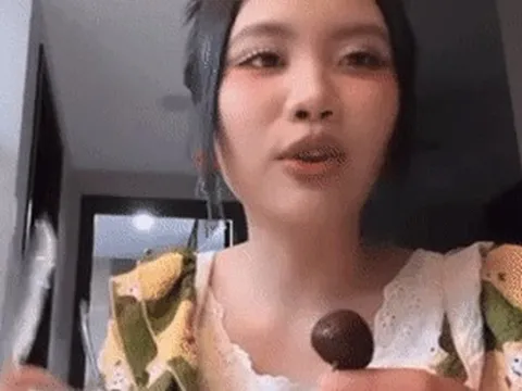 Phương Mỹ Chi lộ diện tươi rói giữa ồn ào, hào hứng khi nhận được món quà đặc biệt