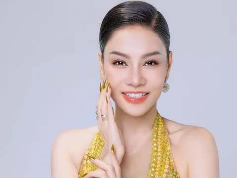 Thu Minh khoe thân hình nóng bỏng ở độ tuổi U50