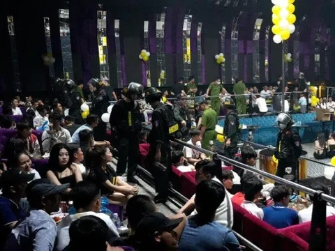 Bình Phước: Phát hiện nhiều người dương tính với ma túy trong quán bar