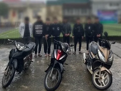 Hà Tĩnh: Bắt nhóm thanh thiếu niên bịt mặt đi chém người