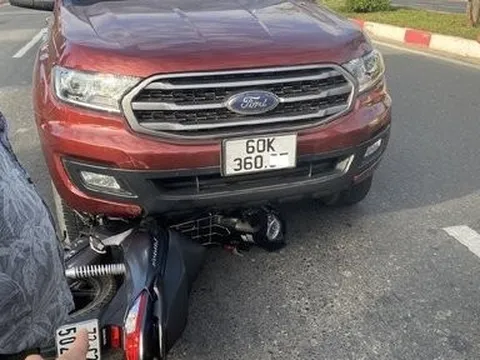 Điều tra vụ ô tô chở thuốc lá lậu tông xe máy của công an khi bỏ chạy