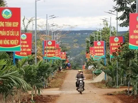 Bàn giao tuyến đường kiểu mẫu đầu tiên tại Đắk Nông