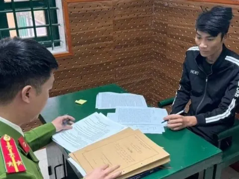 Khởi tố kẻ dùng mũ bảo hiểm đánh người hư nhãn cầu phải thay mắt