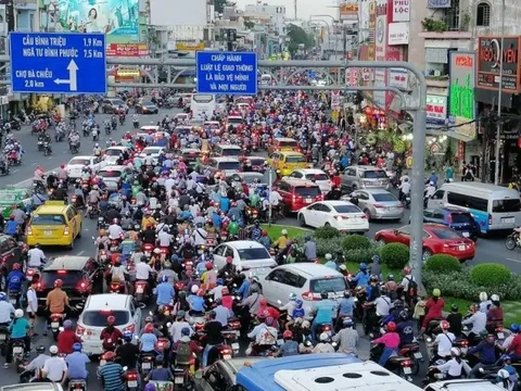Có nên thu phí khí thải xe máy, ô tô?