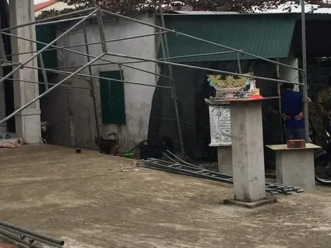 Người đàn ông lên cơn trầm cảm chém con trai tử vong, vợ bị thương nặng