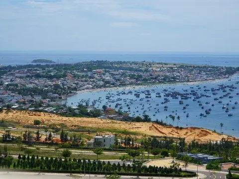 Bình Thuận: Bảo đảm hàng hoá, phương tiện hành khách ở huyện đảo Phú Quý