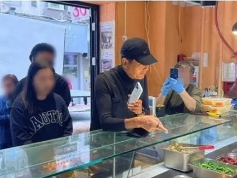 Nam tài tử sở hữu tài sản 17.000 tỷ vẫn xếp hàng mua cơm bình dân