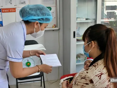 Ngày đầu năm, Tp.HCM tổ chức tiêm chủng vắc-xin 5 trong 1 cho trẻ