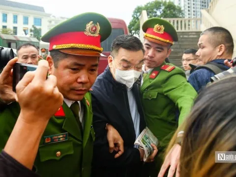 Xét xử đại án Việt Á: Cựu Bộ trưởng và các bị cáo được đưa tới toà