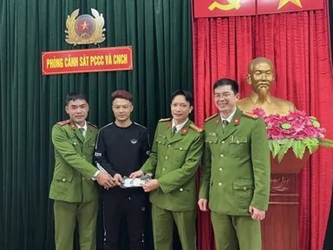 Hà Tĩnh: Chiến sĩ Công an nhặt được của rơi trả lại người đánh mất