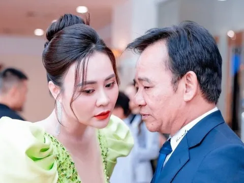 Vợ chồng màn ảnh Quang Tèo và Phan Kim Oanh "gây bão" đầu năm