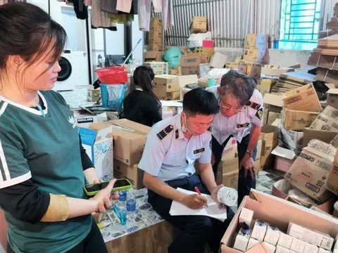 Phát hiện hơn 4.000 hàng hóa "lậu" tại cơ sở chuyên bán livestream