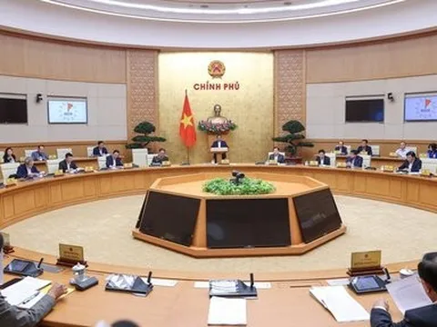 Cải cách tiền lương, hoàn thành sáp nhập huyện, xã trong năm 2024