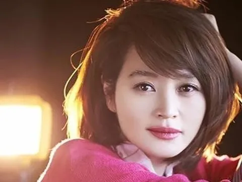 Chiêm ngưỡng nhan sắc ở tuổi ngũ tuần của “Nữ hoàng gợi cảm” Hàn Quốc