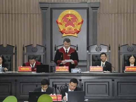 Vụ Việt Á: "Có bị cáo khai đếm tiền sợ mòn hoa tay"