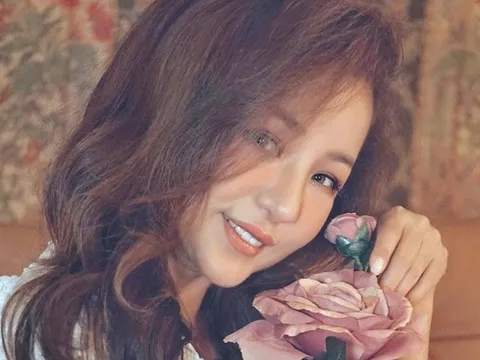 Thúy Nga lên tiếng về tin đồn sang Mỹ trốn nợ