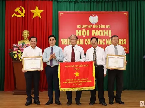 Đồng Nai: Hội Luật gia tỉnh vinh dự nhận Cờ thi đua của Hội Luật gia Việt Nam