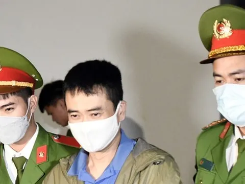 Tiếp tục phong tỏa 54 sổ tiết kiệm đứng tên mẹ và con của bị cáo Phan Quốc Việt