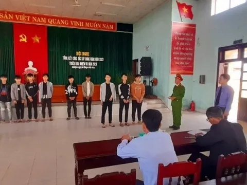 Huế: Khởi tố 3 đối tượng đem dao đi giải quyết mâu thuẫn