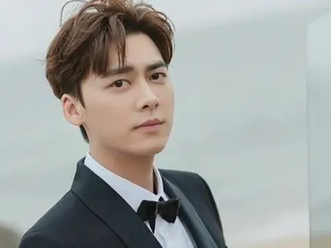 Lý Dịch Phong xuất hiện hiếm hoi hậu bê bối mua dâm