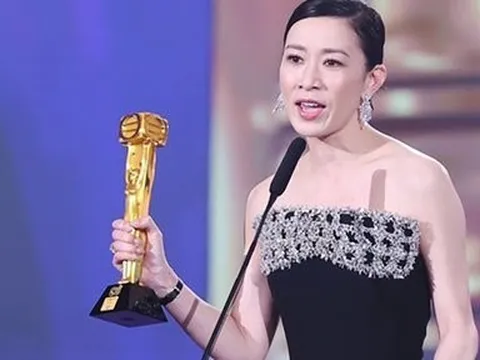 Xa Thi Mạn nhận ba cúp vàng trong một đêm