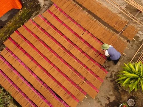 Làng hương trầm hàng trăm năm tuổi hối hả vào vụ Tết