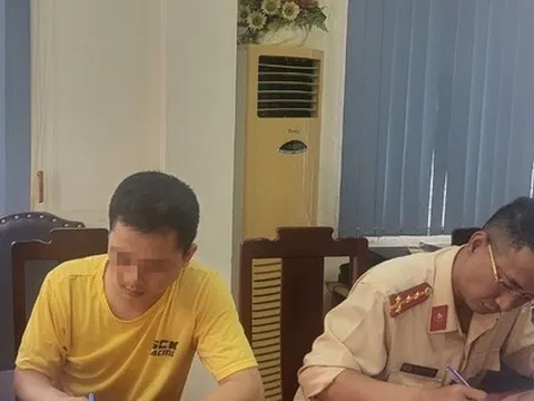 Tài xế lái Mercedes 210km/h trên cao tốc để quay clip 'khoe với bạn bè'