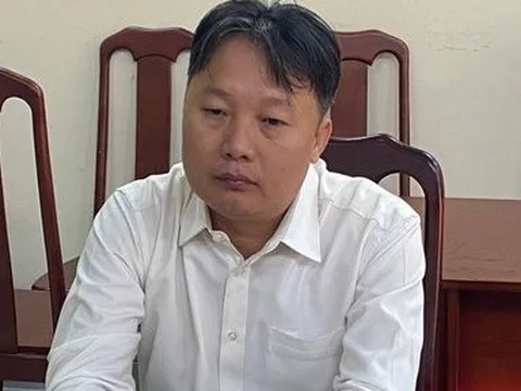 Khởi tố bị can, bắt tạm giam cán bộ Cục Hải quan Tp.HCM